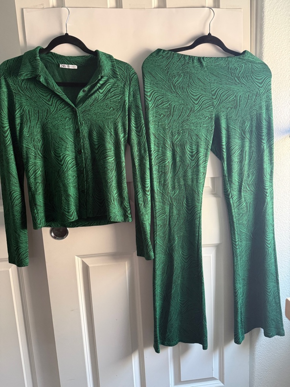 Zara Green Patterned Button-Up Top